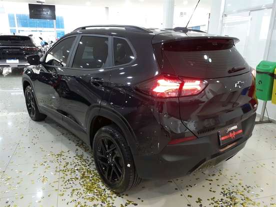 CHEVROLET-TRACKER-2025