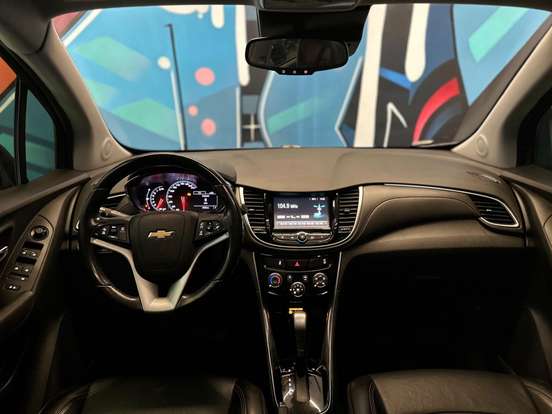 CHEVROLET-TRACKER-2018
