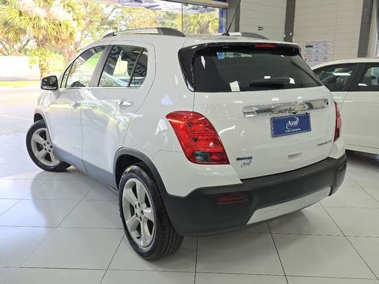 CHEVROLET-TRACKER-2015