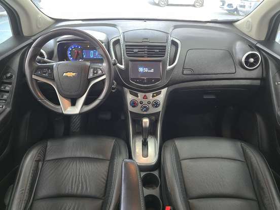 CHEVROLET-TRACKER-2015