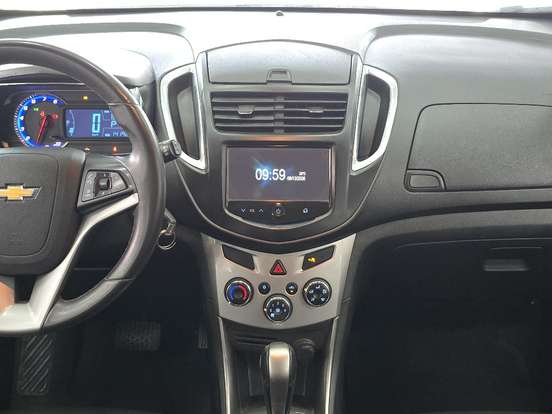 CHEVROLET-TRACKER-2015