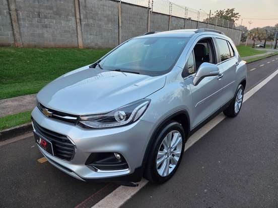 CHEVROLET-TRACKER-2017