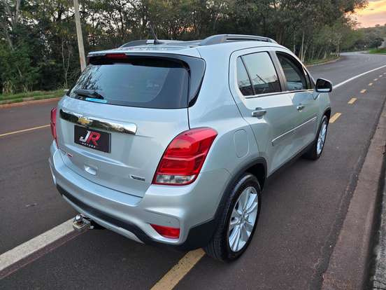 CHEVROLET-TRACKER-2017