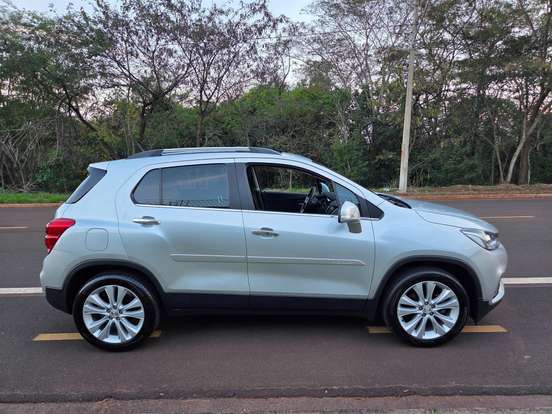 CHEVROLET-TRACKER-2017