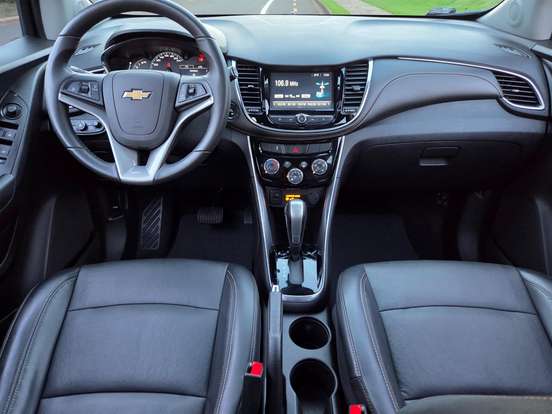 CHEVROLET-TRACKER-2017