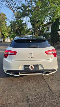 CITROËN-DS5-2012