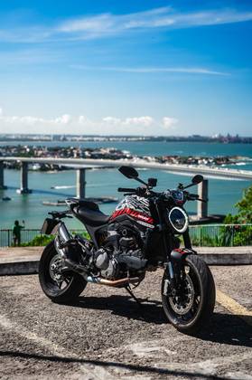 DUCATI MONSTER 937 