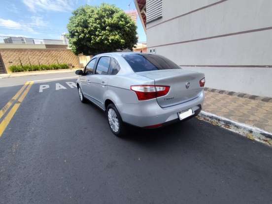 FIAT-GRAND SIENA-1.6 MPI ESSENCE 16V FLEX 4P MANUAL FIAT-GRAND SIENA-2014