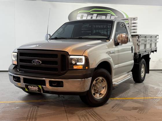 FORD F-250 3.9 XLT 4X2 CS DIESEL 2P MANUAL