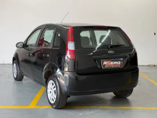 FORD-FIESTA-2004