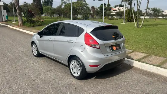 FORD-FIESTA-2015