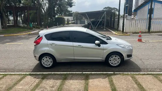 FORD-FIESTA-2015