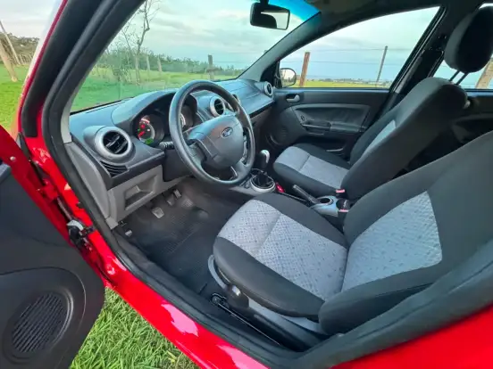 FORD-FIESTA-2013