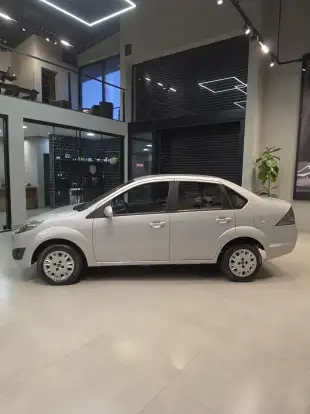 FORD-FIESTA-2011
