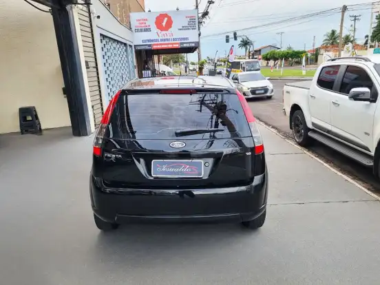 FORD-FIESTA-2010