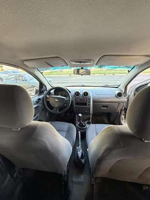 FORD-FIESTA-2006