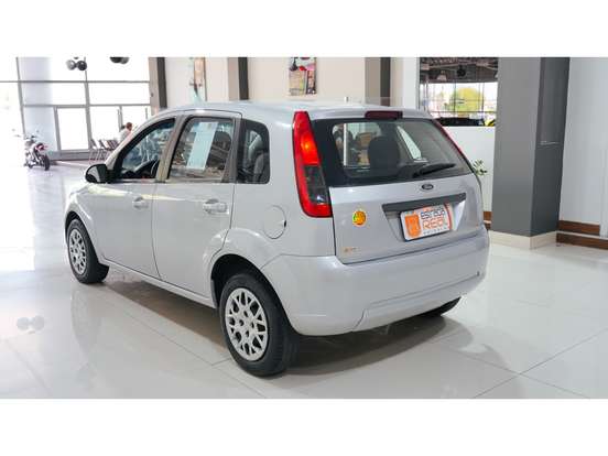 FORD-FIESTA-2013