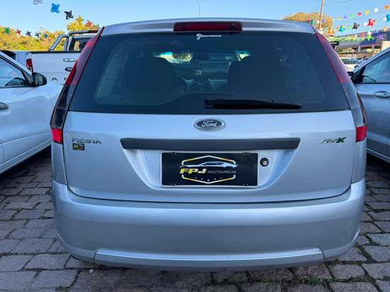 FORD-FIESTA-2013