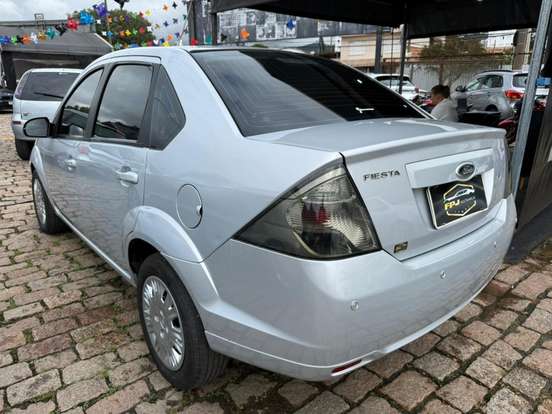 FORD-FIESTA-2013