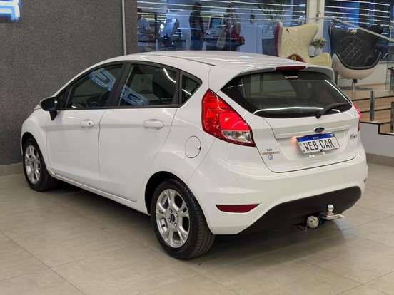 FORD-FIESTA-2015