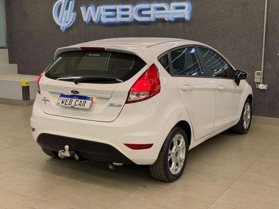 FORD-FIESTA-2015