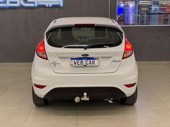 FORD-FIESTA-2015