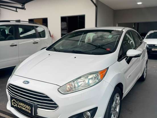 FORD-FIESTA-1.6 SE SEDAN 16V FLEX 4P POWERSHIFT FORD-FIESTA-2015
