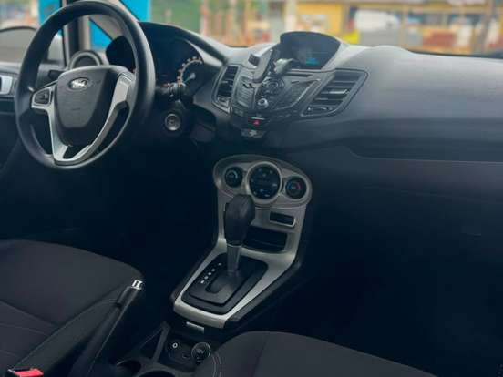 FORD-FIESTA-1.6 SE SEDAN 16V FLEX 4P POWERSHIFT FORD-FIESTA-2015