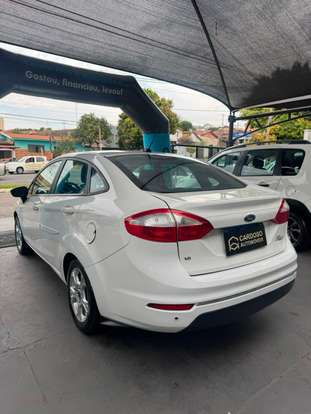 FORD-FIESTA-2015