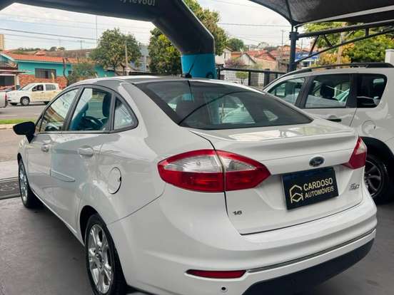 FORD-FIESTA-1.6 SE SEDAN 16V FLEX 4P POWERSHIFT FORD-FIESTA-2015