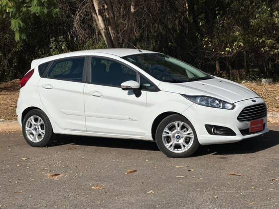 FORD FIESTA 1.6 TITANIUM HATCH 16V FLEX 4P POWERSHIFT