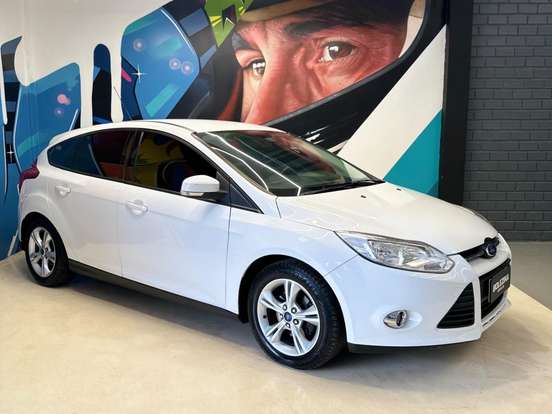 FORD-FOCUS-1.6 SE 16V FLEX 4P POWERSHIFT FORD-FOCUS-2014
