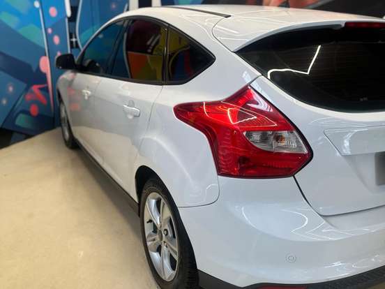 FORD-FOCUS-1.6 SE 16V FLEX 4P POWERSHIFT FORD-FOCUS-2014