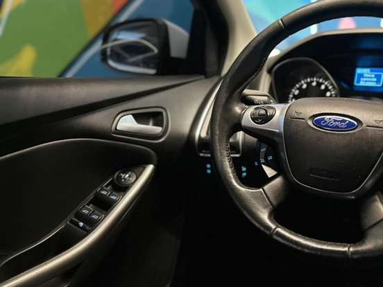 FORD-FOCUS-1.6 SE 16V FLEX 4P POWERSHIFT FORD-FOCUS-2014