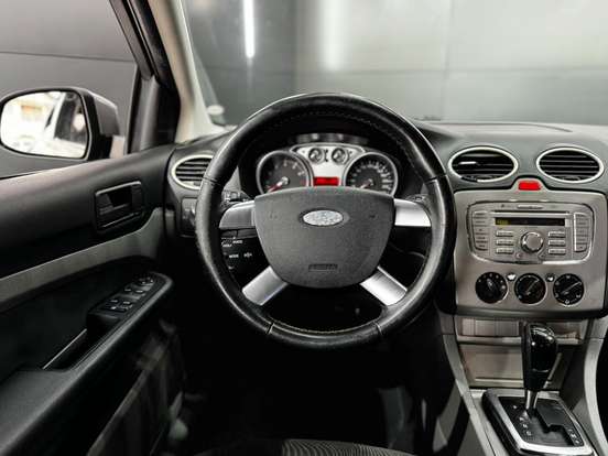 FORD-FOCUS-2012