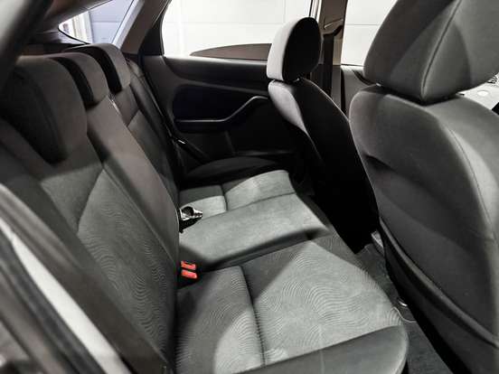 FORD-FOCUS-2012