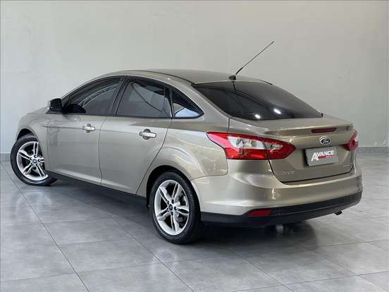 FORD-FOCUS-2.0 SE 16V FLEX 4P POWERSHIFT FORD-FOCUS-2014