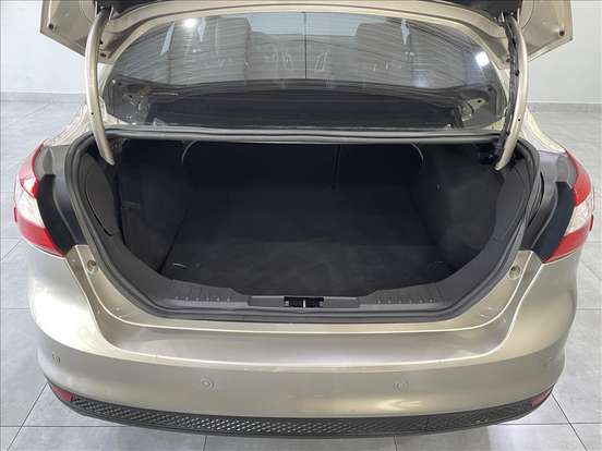 FORD-FOCUS-2.0 SE 16V FLEX 4P POWERSHIFT FORD-FOCUS-2014