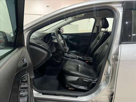 FORD-FOCUS-2019