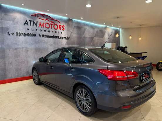 FORD-FOCUS-2017