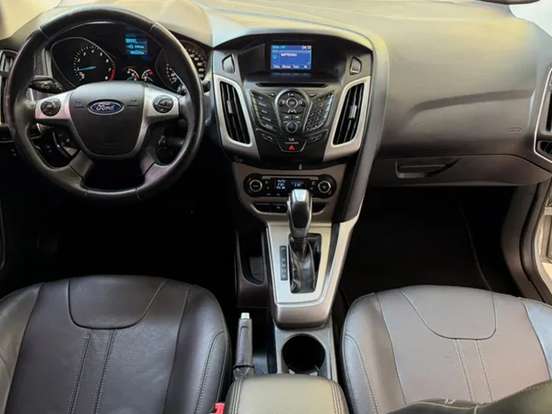 FORD-FOCUS-2.0 SE PLUS SEDAN 16V FLEX 4P AUTOMÁTICO FORD-FOCUS-2015