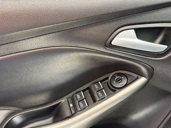 FORD-FOCUS-2.0 SE PLUS SEDAN 16V FLEX 4P AUTOMÁTICO FORD-FOCUS-2015