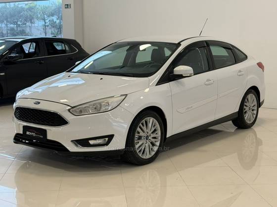 FORD FOCUS 2.0 SE SEDAN 16V FLEX 4P POWERSHIFT