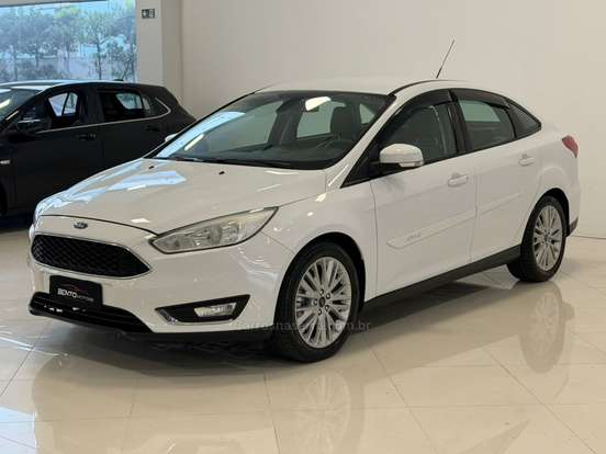 FORD-FOCUS-2.0 SE SEDAN 16V FLEX 4P POWERSHIFT FORD-FOCUS-2016