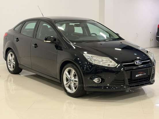 FORD-FOCUS-2.0 SE SEDAN 16V FLEX 4P POWERSHIFT FORD-FOCUS-2015