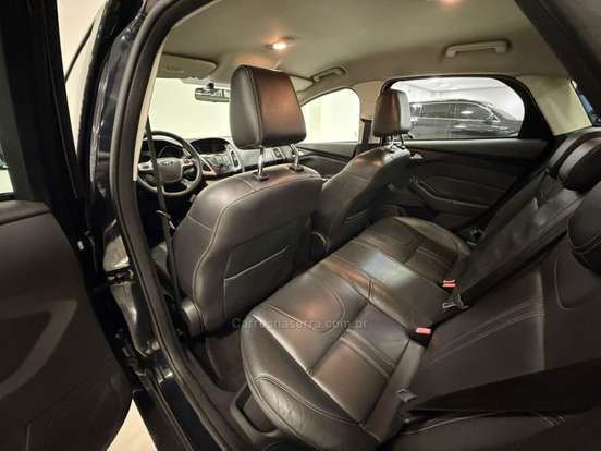FORD-FOCUS-2015
