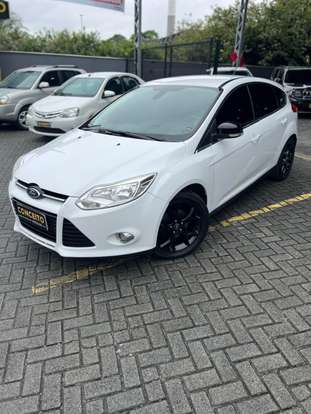 FORD-FOCUS-2015