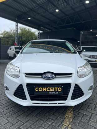 FORD-FOCUS-2015