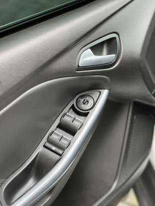 FORD-FOCUS-2015