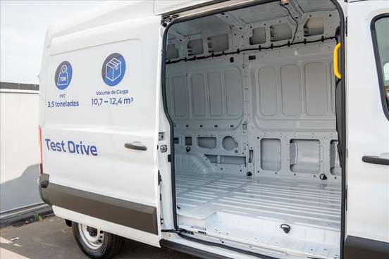 FORD-TRANSIT-2025